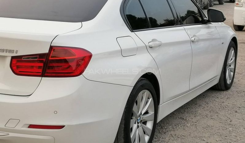 
								BMW 3 Series full									