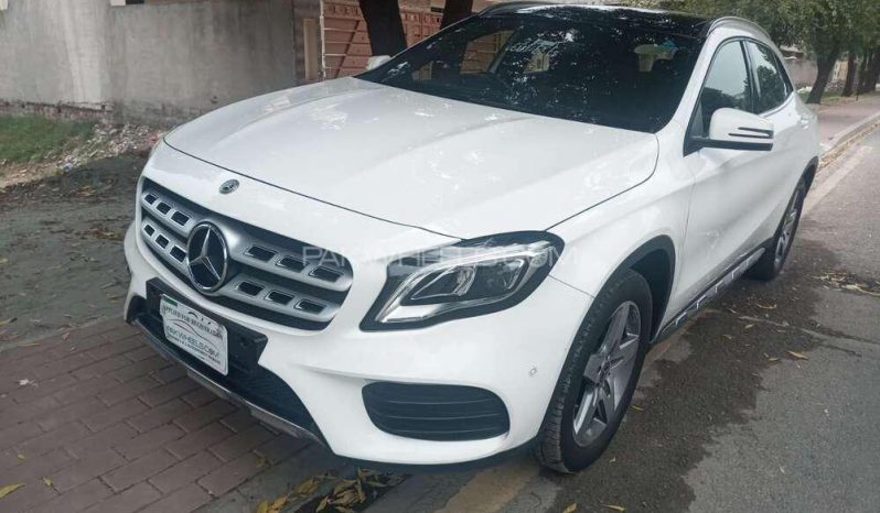 
								Mercedez Benz GlA Class GLA200 2019 full									