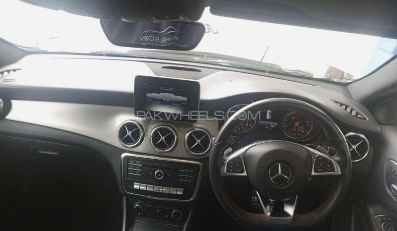 
								Mercedez Benz GlA Class GLA200 2019 full									